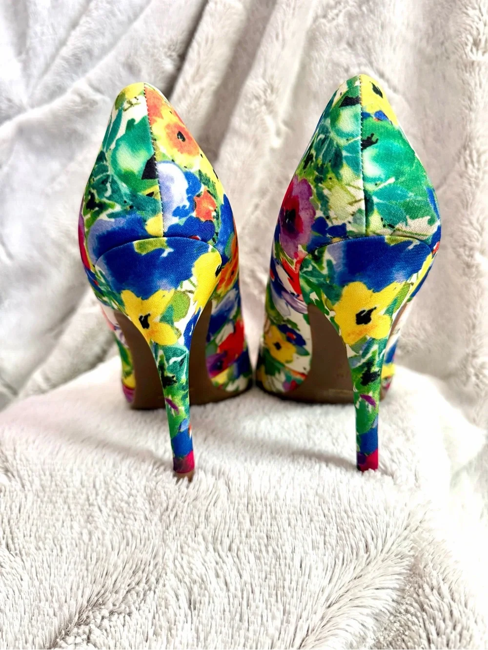 Guess Floral Pointed-Toe Pumps in Multi